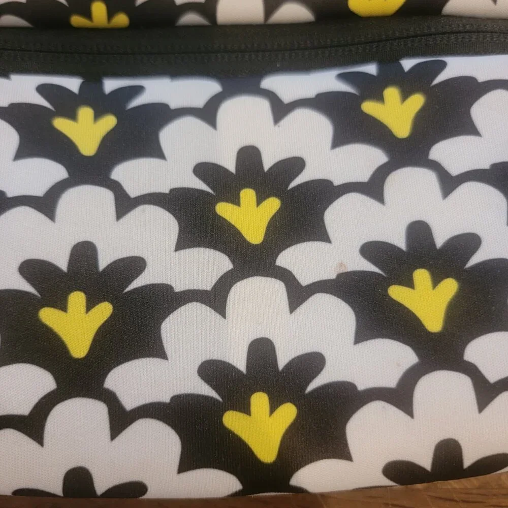 Vera Bradley Fanfare Pattern Neoprene Medium Size Make Up Bag